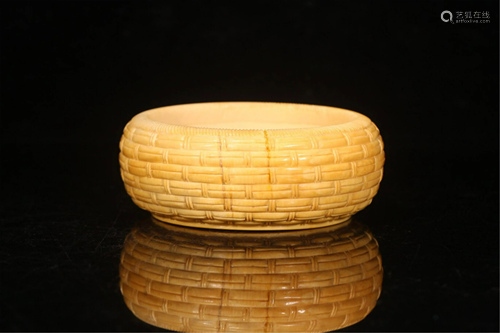 A CARVED 'BAMBOO WEAVING' PATTERNS BRUSH WASHER