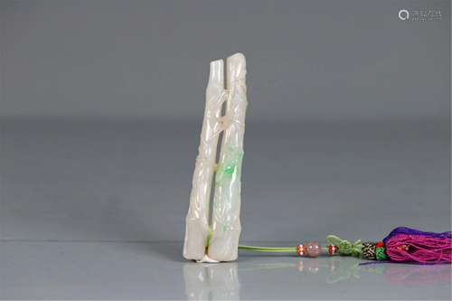 A JADEITE CARVING OF BAMBOO AND CICADA