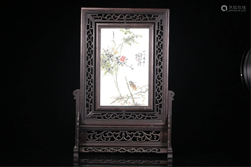 A FAMILLE ROSE FLOWER-BIRD HARDWOOD TABLE SCREEN