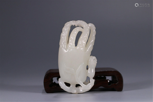 A BERGAMOT SHAPED JADE CARVING