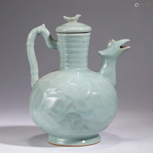 A CELADON GLAZE PORCELAIN POT