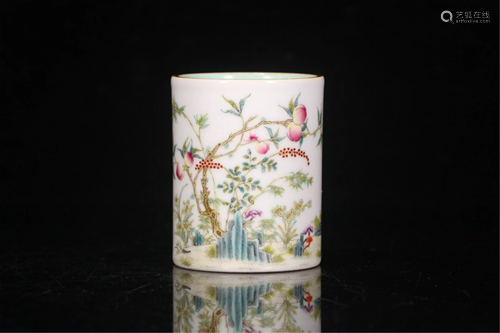 A FAMILLE ROSE PEACHES PORCELAIN BRUSH POT