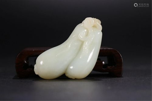 A JADE CARVING OF MELONS