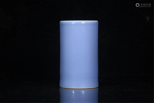 A BLUE GLAZE PORCELAIN BRUSH POT