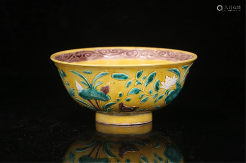 A FAHUACAI MANDARIN DUCK AND LOTUS PORCELAIN BOWL