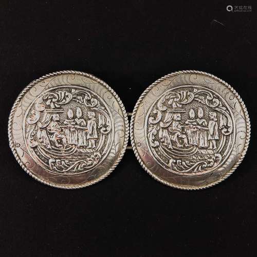 A Pair of Silver Broekstukken