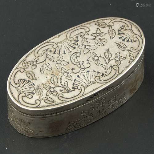 An 18th - 19th Century Oval Snuff Box