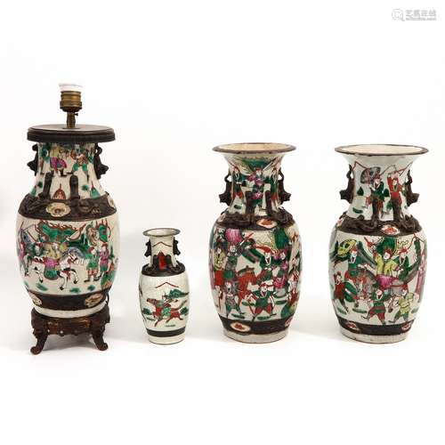 A Lot of 3 Nanking Vases and Lamp