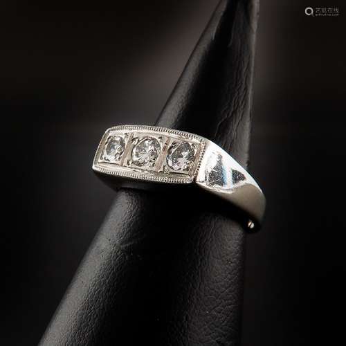 A Ladies 14KG Diamond Ring