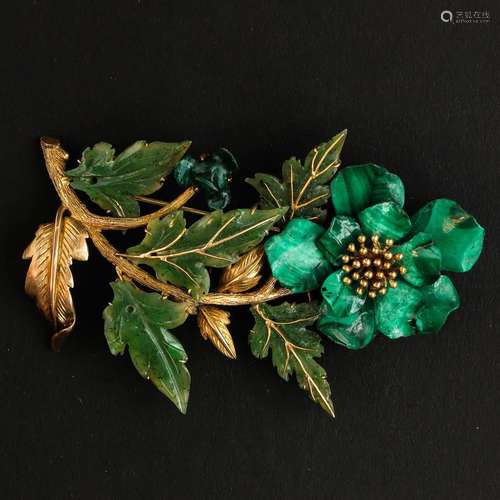 An 18KG Jade and Malachite Brooch