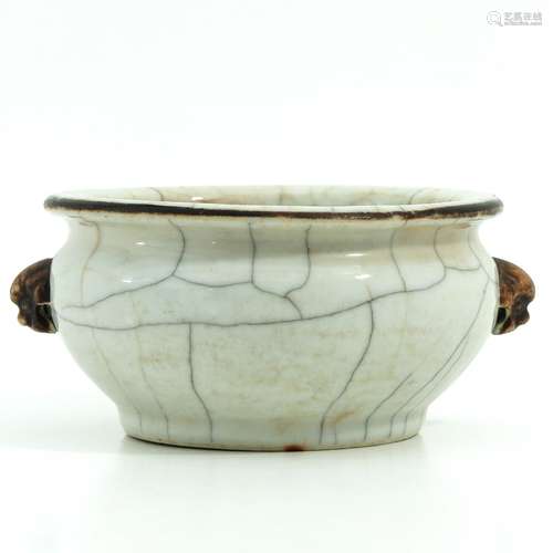 A Crackle Decor Censer