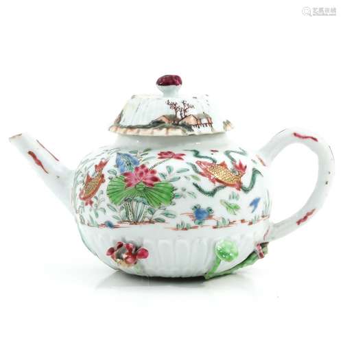 A famille rose teapot