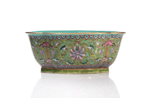 DAOGUANG FAMILLE ROSE PORCELAIN LOBED BOWL