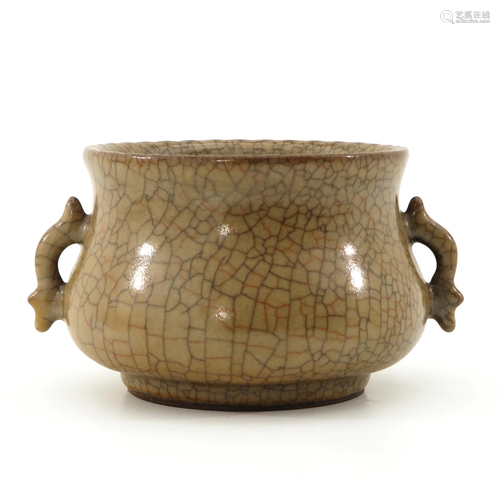 A Crackle Decor Censer