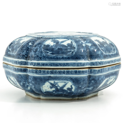 A Blue and White Dish with Cover