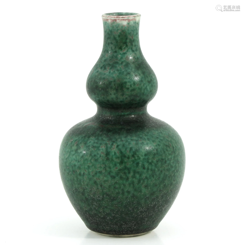 A Green Gourd Vase