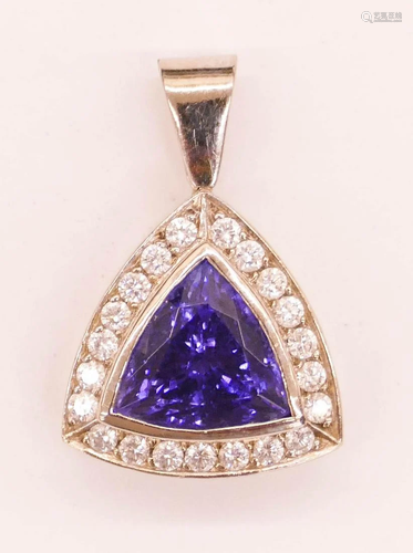 Lady's 4.78ct Tanzanite and Diamond 14k Pendant