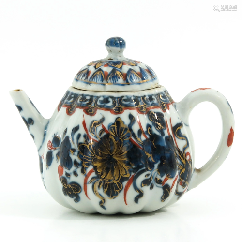 An Imari Decor Teapot