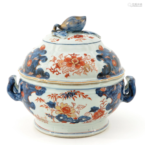 An Imari Decor Tureen with Cover