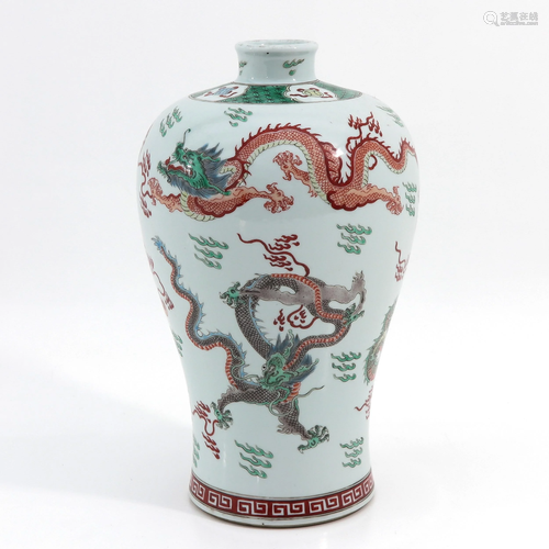 A Famille Verte Meiping Vase