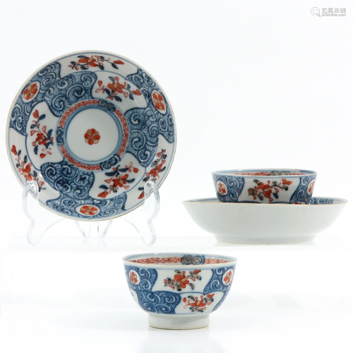 A Pair of Imari Cups and Saucers