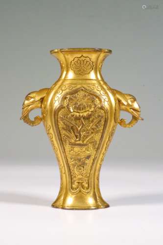 chinese gilt bronze vase