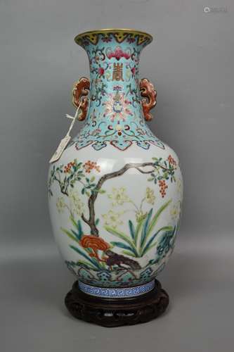 chinese green-glazed famille rose porcelain vase