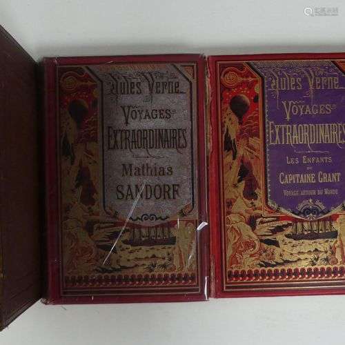Jules VERNE. Sept volumes des Voyages extraordinaires dont L...