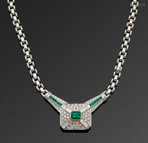 Elegantes Diamantcollier mit kolumbianischen Smaragden