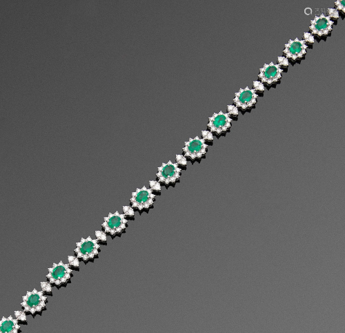 Elegantes Smaragd-Brillantarmband