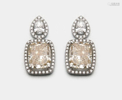 Paar hochqualitätvolle Diamant-Ohrgehänge