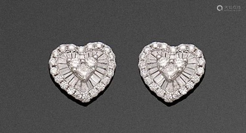 Paar dekorative Herz-Ohrringe mit Diamanten