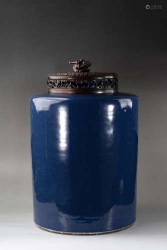 清中期霁蓝釉罐