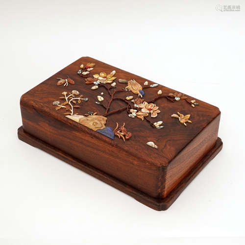 Hardstone Inlaid Bird-and-Flower Casket