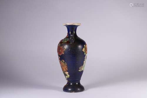 A Porcelain Sculpture Vase