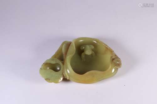 A Carved Hetian Jade Frog and Lotus Brushwasher
