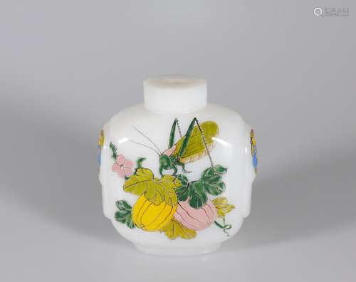 A White Glassware Painted Snuff Bottle