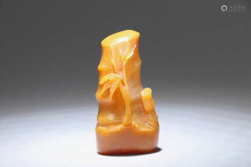 A Carved  Shoushan Stone Seal