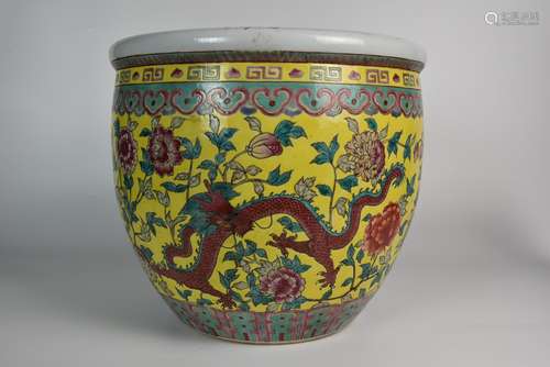 A Large Yellow Ground Famille Rose Dragon Pattern Jar