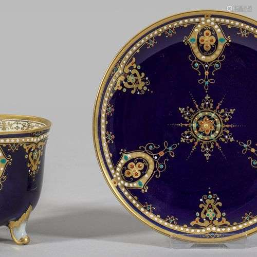 Prächtige Jugendstil-Ziertasse mit Juwelendekor