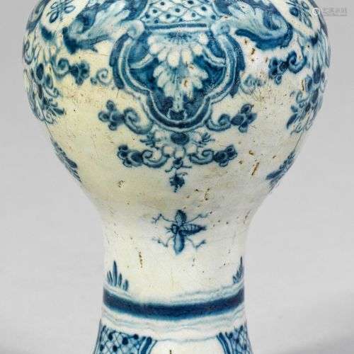 Kleine Braunschweiger Fayence-Vase