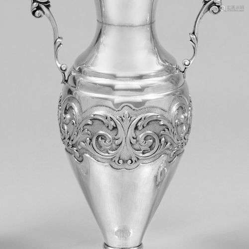 Hohe Vase