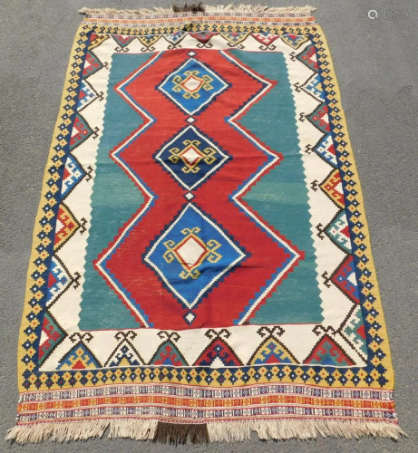 Kashkai kilim. Qashqa'i. Tribal rug. Antique carpet?