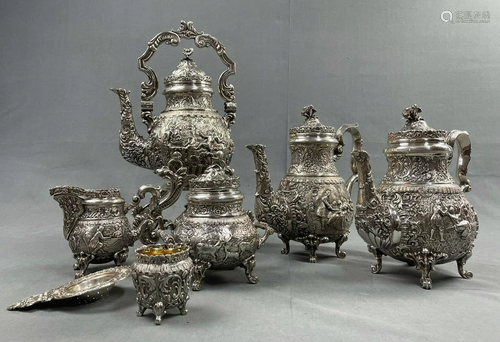 Large silver service with tea kettle. Pasgorcy Madrid.