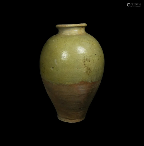 Chinese Tang Whiteware Jar