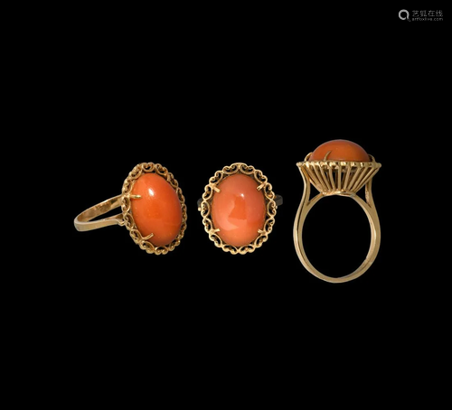 Vintage Gold Ring with Red Coral Cabochon