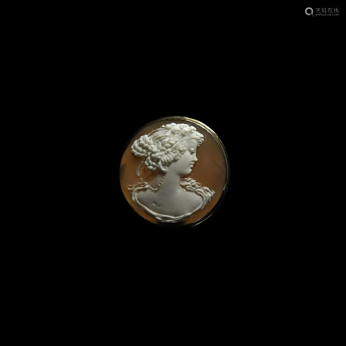 Italian Gold Cameo Brooch with Elaborate Portrait of a