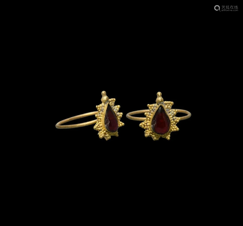 Medieval Gold Ring with Teardrop Garnet