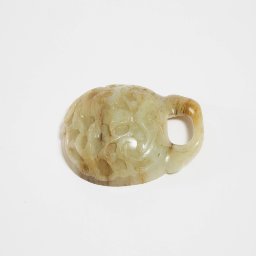 A Mottled Jade Belt Buckle, Ming Dynasty, 明