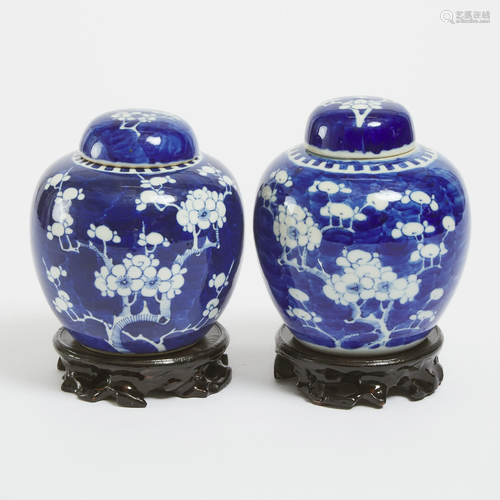 Two Blue and White 'Prunus' Ginger Jars, 青